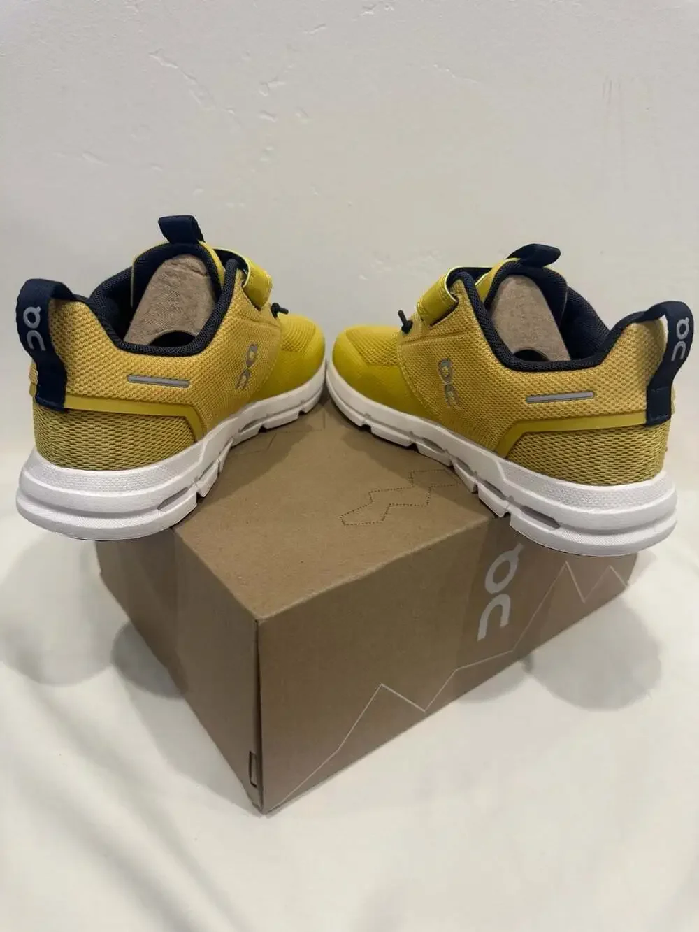 On Cloud Play Kids Mustard White Sneakers Size 13K